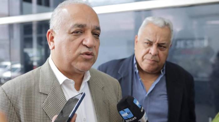 Luis Eduardo Camacho (izq.). Luis Eduardo Camacho (izq.).