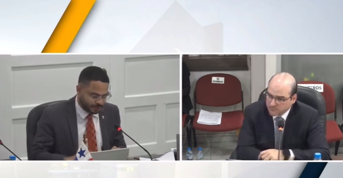 El diputado Betserai Richards cuestionó la solicitud de la AIG para pagar contratos directos firmados en la gestión anterior. El diputado Betserai Richards cuestionó la solicitud de la AIG para pagar contratos directos firmados en la gestión anterior.