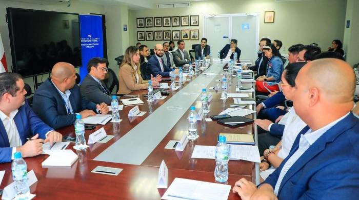 El Ministerio de Economía y Finanzas durante la presentación de la estrategia para fortalecer el Programa de Creadores de Mercado. El Ministerio de Economía y Finanzas durante la presentación de la estrategia para fortalecer el Programa de Creadores de Mercado.
