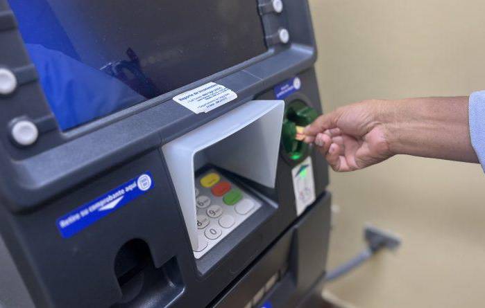 El desembolso se efectuará el mismo día para quienes reciben el pago por ACH. El desembolso se efectuará el mismo día para quienes reciben el pago por ACH.