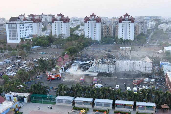 Más de 300 personas se encontraban en la estructura de dos plantas del parque de diversiones TRP Más de 300 personas se encontraban en la estructura de dos plantas del parque de diversiones TRP
