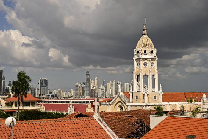 Vista del Casco Antiguo de la Ciudad de Panamá con la zona financiera y comercial al fondo en la Ciudad de Panamá, tomada el 22 de enero de 2025. Vista del Casco Antiguo de la Ciudad de Panamá con la zona financiera y comercial al fondo en la Ciudad de Panamá, tomada el 22 de enero de 2025.