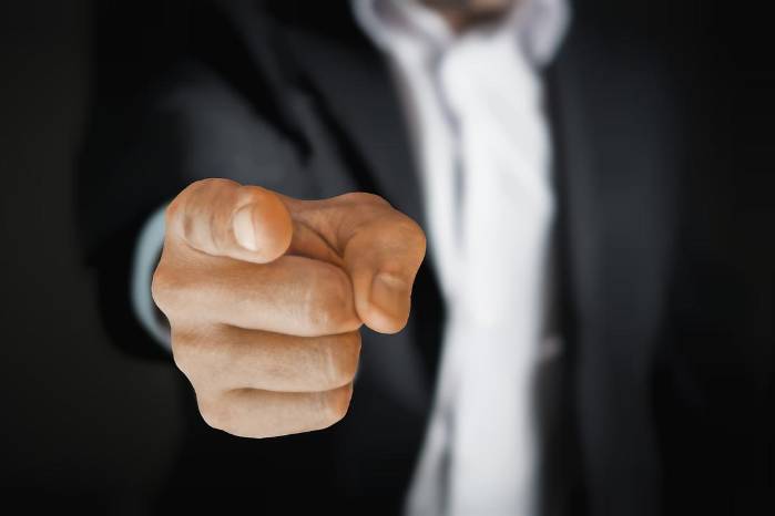 Para algunos, los otros son los culpables de todo lo que pasa en el mundo. Para algunos, los otros son los culpables de todo lo que pasa en el mundo.