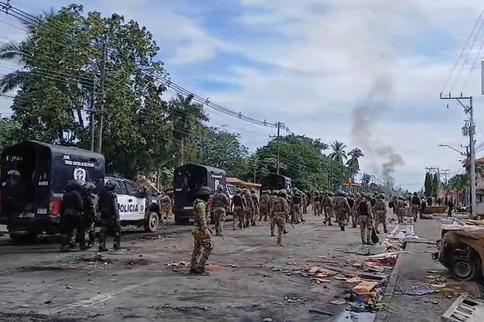 El gobierno busca recuperar el orden en Bocas del Toro tras días de violencia, saqueos y cierres de vías. El gobierno busca recuperar el orden en Bocas del Toro tras días de violencia, saqueos y cierres de vías.
