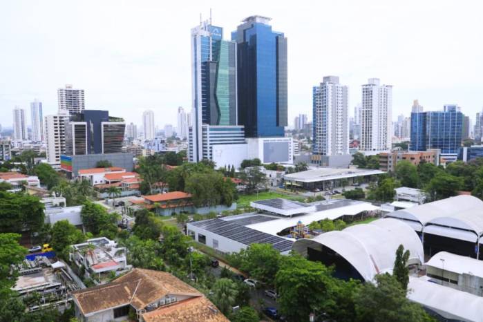 Ochenta instalaciones de salud operarán las 24 horas del día, con personal médico y de enfermería dispuesto para la atención de emergencias. Ochenta instalaciones de salud operarán las 24 horas del día, con personal médico y de enfermería dispuesto para la atención de emergencias.