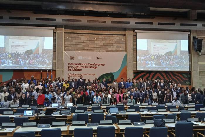Foto de familia de los participantes en una conferencia convocada por la Organización de las Naciones Unidas. Foto de familia de los participantes en una conferencia convocada por la Organización de las Naciones Unidas.