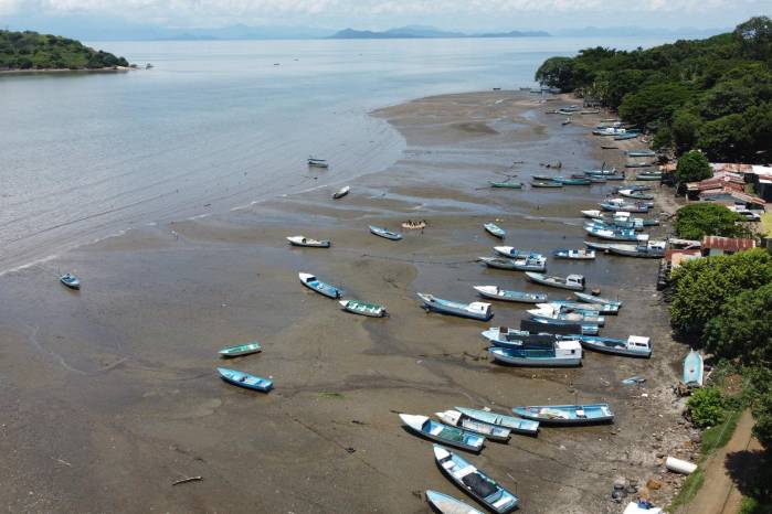 Costa de los Pájaros, un pueblo situado a 100 km al oeste de San José. Costa de los Pájaros, un pueblo situado a 100 km al oeste de San José.