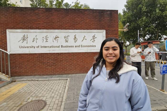 Valery Sánchez, estudiante de Licenciatura en Logística, de la Universidad de Economía y Negocios Internacionales de China (Beijing). Valery Sánchez, estudiante de Licenciatura en Logística, de la Universidad de Economía y Negocios Internacionales de China (Beijing).