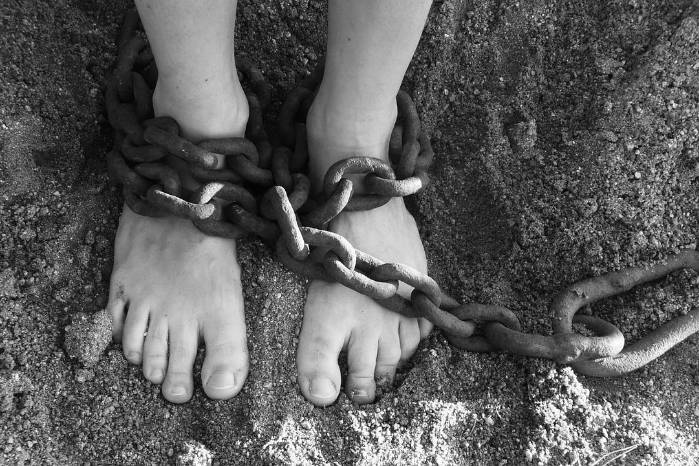 Una de cada tres víctimas de la trata de personas son niños y niñas. Una de cada tres víctimas de la trata de personas son niños y niñas.