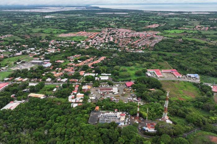 Autoridades declaran estado de emergencia por la contaminación de los ríos La Villa y Estibaná, que abastecen la región de Azuero. Autoridades declaran estado de emergencia por la contaminación de los ríos La Villa y Estibaná, que abastecen la región de Azuero.
