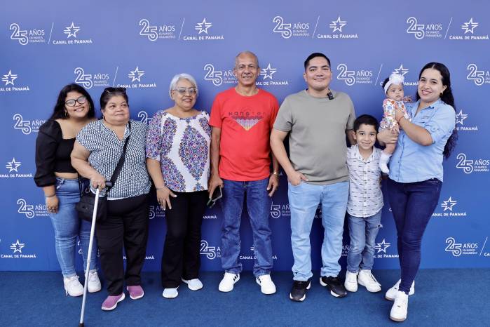 El Canal de Panamá celebró un logro histórico al superar el millón de visitantes, coincidiendo con el inicio de la temporada de cruceros. El Canal de Panamá celebró un logro histórico al superar el millón de visitantes, coincidiendo con el inicio de la temporada de cruceros.