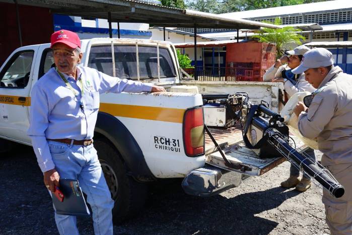 Se reiteró a la población seguir medidas preventivas como la eliminación de criaderos de mosquitos para reducir la propagación de enfermedades. Se reiteró a la población seguir medidas preventivas como la eliminación de criaderos de mosquitos para reducir la propagación de enfermedades.