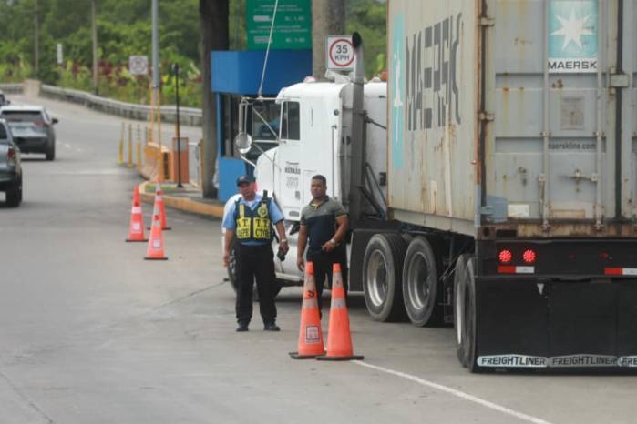 Se le consultó a Flores en qué consistían los arreglos de pago y explicó que empiezan con la cancelación del 20% de lo adeudado a la entidad. Se le consultó a Flores en qué consistían los arreglos de pago y explicó que empiezan con la cancelación del 20% de lo adeudado a la entidad.