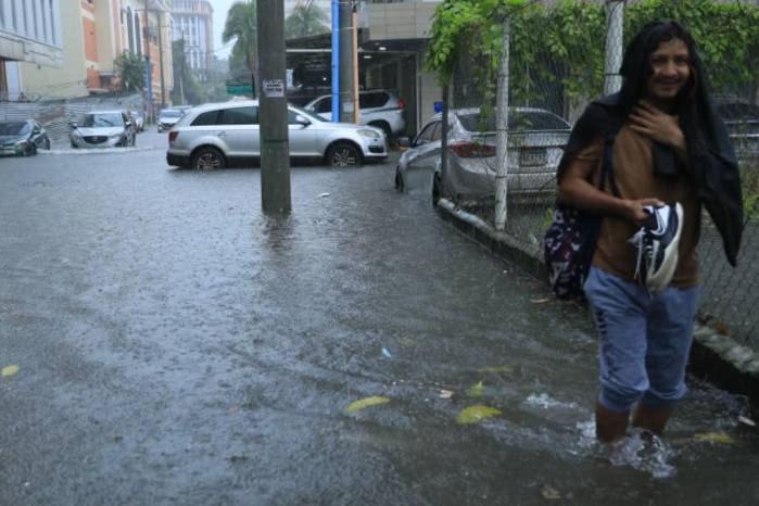 Las lluvias estarán acompañadas de ráfagas de viento, con probabilidad de inundaciones urbanas. Las lluvias estarán acompañadas de ráfagas de viento, con probabilidad de inundaciones urbanas.