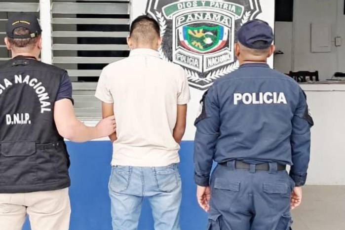 La aprehensión fue realizada por agentes de la Dirección Nacional de Inteligencia Policial de la Policía Nacional. La aprehensión fue realizada por agentes de la Dirección Nacional de Inteligencia Policial de la Policía Nacional.