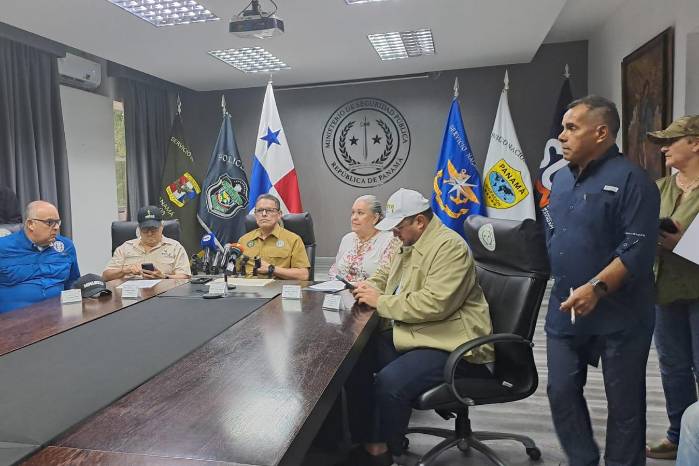 Ábrego confirmó que moradores han bloqueado las vías en Bocas del Toro con un total de 75 árbales talados sin autorización. Ábrego confirmó que moradores han bloqueado las vías en Bocas del Toro con un total de 75 árbales talados sin autorización.