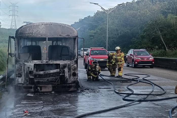 Este es el segundo incendio un autobús en menos de una semana. Este es el segundo incendio un autobús en menos de una semana.