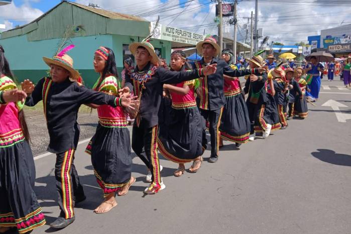 La festividad no solo celebra la rica herencia cultural de las comarcas, sino que también impulsa el turismo. La festividad no solo celebra la rica herencia cultural de las comarcas, sino que también impulsa el turismo.