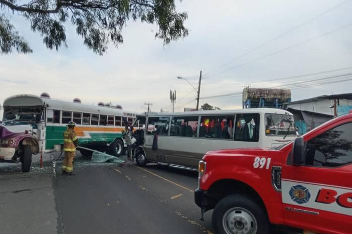 Delgado indicó que el accidente ocurrió a las 5:40 a.m. a la altura de Capira, después de Quesos Chela, en la vía Interamericana. Delgado indicó que el accidente ocurrió a las 5:40 a.m. a la altura de Capira, después de Quesos Chela, en la vía Interamericana.