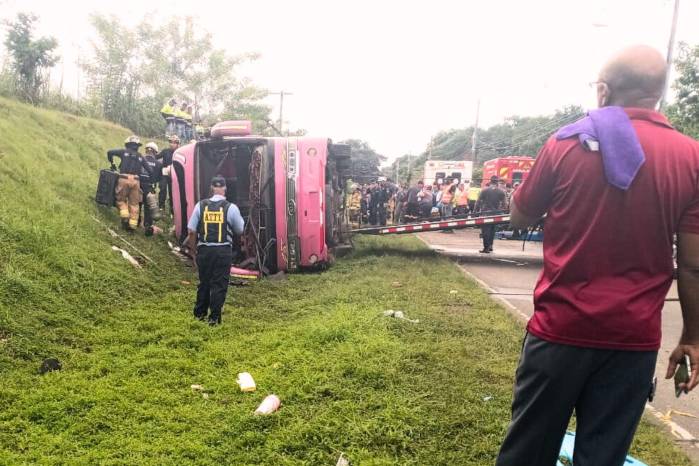 El accidente ocurrió en la vía Panamericana, a la altura de Unión de Azuero. El accidente ocurrió en la vía Panamericana, a la altura de Unión de Azuero.