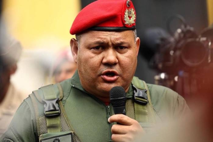 López, quien en la actualidad está jubilado, persistió e intercambió mensajes de texto de 2024 a 2025 con Villegas. López, quien en la actualidad está jubilado, persistió e intercambió mensajes de texto de 2024 a 2025 con Villegas.