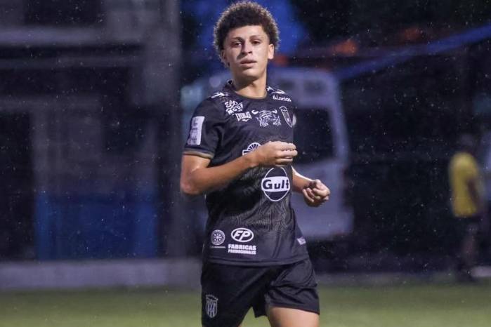 Altamirano no acompañó a la delegación panameña en su campamento en Dubái. Altamirano no acompañó a la delegación panameña en su campamento en Dubái.