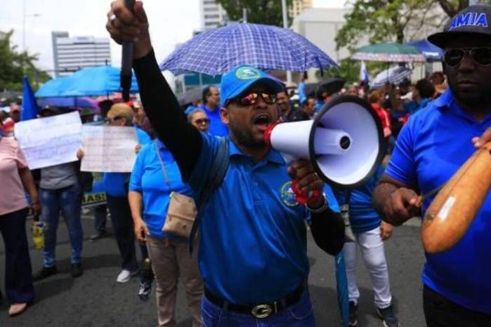 El proyecto de ley fue presentado por el diputado Jairo Salazar y reconocer el derecho a huelga en el sector educativo publico. El proyecto de ley fue presentado por el diputado Jairo Salazar y reconocer el derecho a huelga en el sector educativo publico.