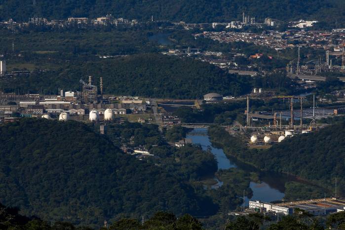 Vista general de la refinería de Petrobras en Cubatao, estado de Sao Paulo, Brasil, tomada el 28 de mayo de 2018. Vista general de la refinería de Petrobras en Cubatao, estado de Sao Paulo, Brasil, tomada el 28 de mayo de 2018.