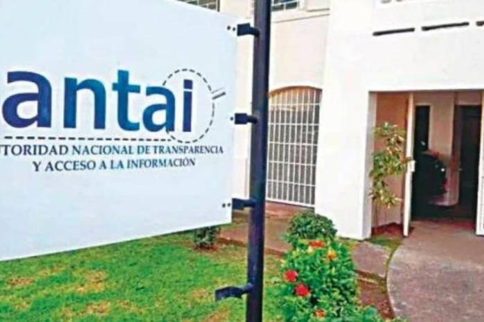 El edil fue multado con el equivalente del 50% de su salario. El edil fue multado con el equivalente del 50% de su salario.
