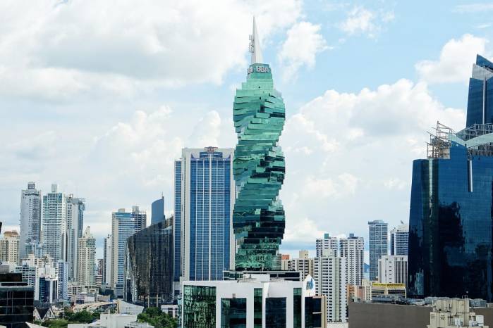 Panamá busca mejorar el empleo, la educación y la inversión, aprovechando las nuevas tecnologías. Panamá busca mejorar el empleo, la educación y la inversión, aprovechando las nuevas tecnologías.