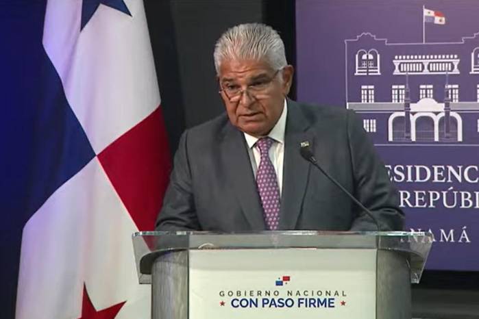 El presidente José Raúl Mulino aseguró que si Bocas del Toro cesaba los cierres en un 100%, entonces llevaría la Ley específica del sector bananero a la Asamblea Nacional. El presidente José Raúl Mulino aseguró que si Bocas del Toro cesaba los cierres en un 100%, entonces llevaría la Ley específica del sector bananero a la Asamblea Nacional.