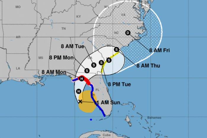 A las 8:00 a.m. locales (12H00 GMT), la tormenta se encontraba a unos 255 kilómetros al suroeste de la ciudad de Tampa A las 8:00 a.m. locales (12H00 GMT), la tormenta se encontraba a unos 255 kilómetros al suroeste de la ciudad de Tampa