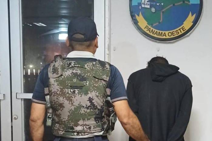 Se incautaron $7,552 en efectivo y se recuperaron cuatro vehículos. Se incautaron $7,552 en efectivo y se recuperaron cuatro vehículos.