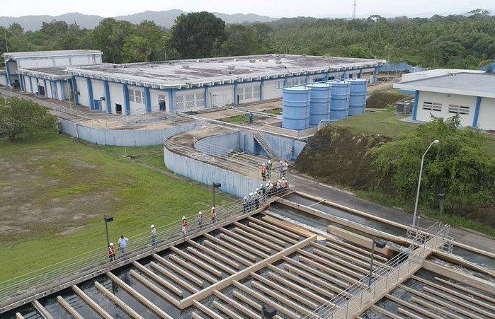 La potabilizadora de Chilibre brinda alrededor de 250 millones de galones de agua al día. La potabilizadora de Chilibre brinda alrededor de 250 millones de galones de agua al día.