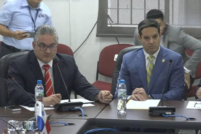 El ministro de la Presidencia, Juan Carlos Orillac, y su equipo de trabajo fueron los encargados de sustentar el traslado de la partida. El ministro de la Presidencia, Juan Carlos Orillac, y su equipo de trabajo fueron los encargados de sustentar el traslado de la partida.