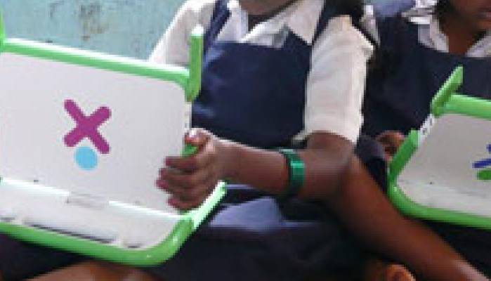 La iniciativa beneficiará a niños y profesores de premedia en adelante. La iniciativa beneficiará a niños y profesores de premedia en adelante.