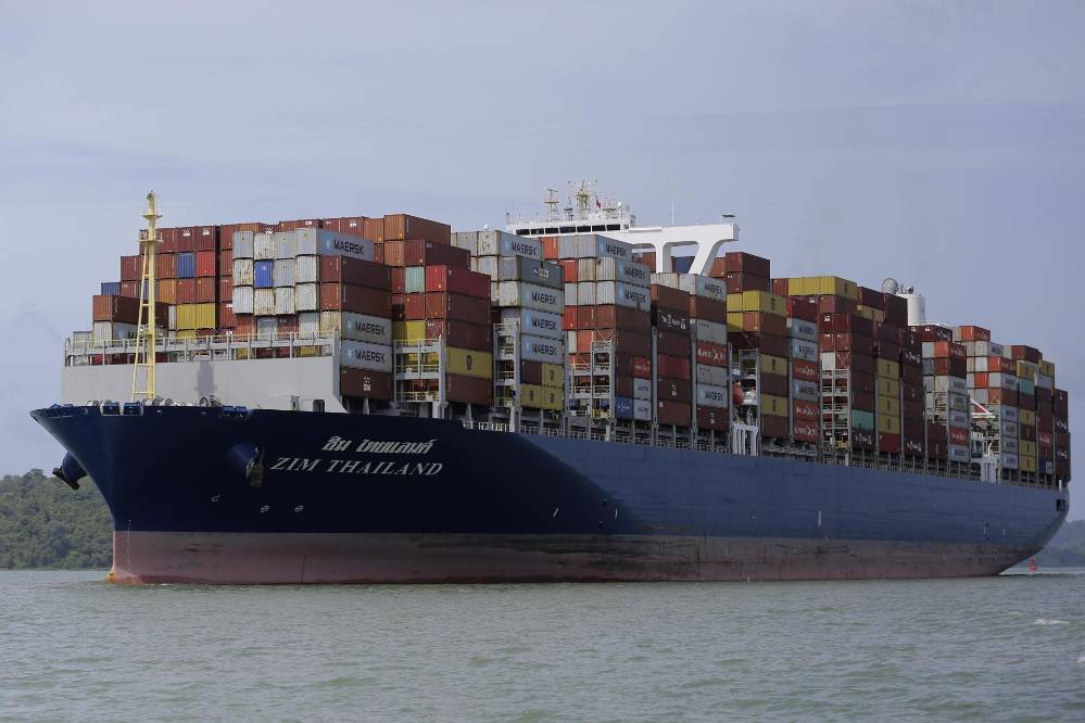 Buque portacontenedor transita, el 7 de diciembre del 2023, por la ruta del canal de Panamá (Panamá). Buque portacontenedor transita, el 7 de diciembre del 2023, por la ruta del canal de Panamá (Panamá).