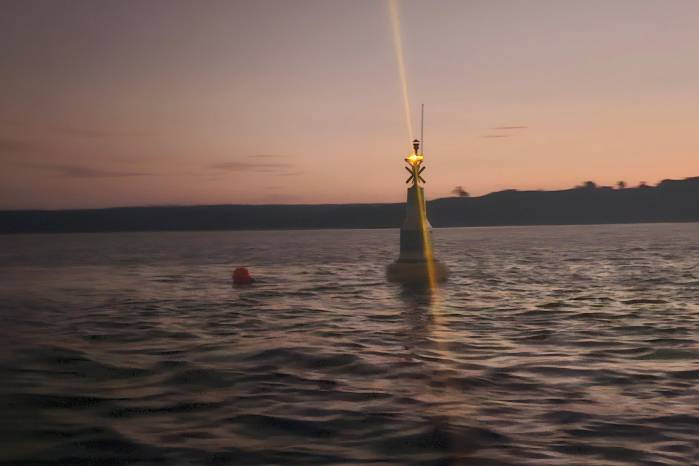 Paisaje con la boya oceanográfica.