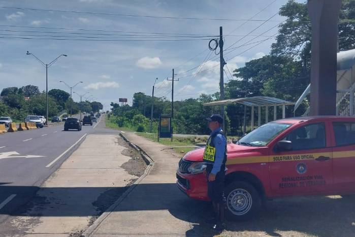 Las autoridades vigilan el cumplimiento de las normas de tránsito alrededor del país.