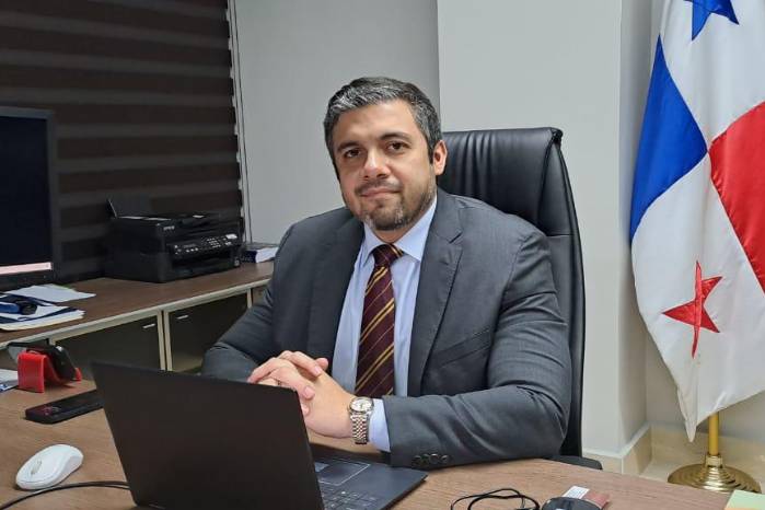 Javier Marquínez Dejud, director general de la Dirección General de Contrataciones Públicas (DGCP).