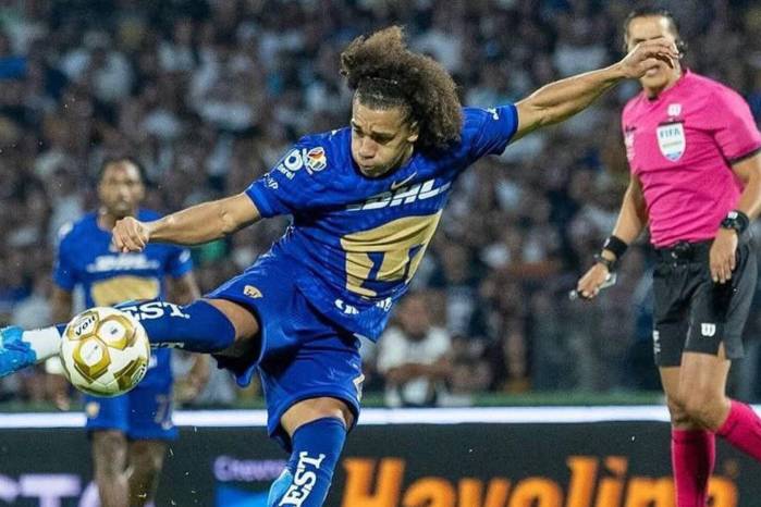 El futbolista panameño, Adalberto Carrasquilla.
