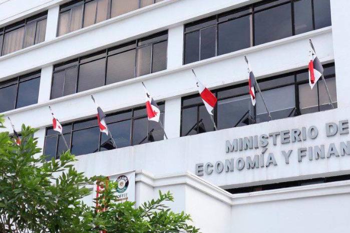 MEF planea modificar Código Fiscal para gravar a empresas multinacionales