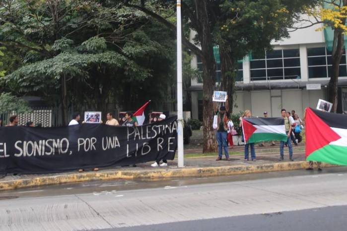 Hubo protestas en la Cinta Costera y en la Iglesia del Carmen, de la Ciudad de Panamá