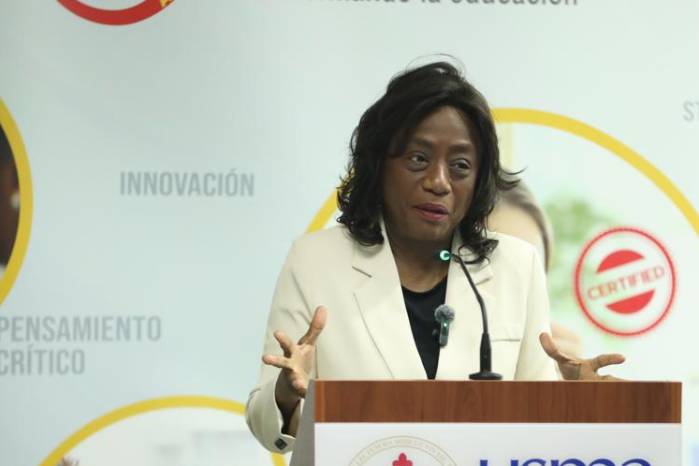 Molinar destacó que a los docentes se les abrió procesos porque no habían querido retornar a las aulas de clases.