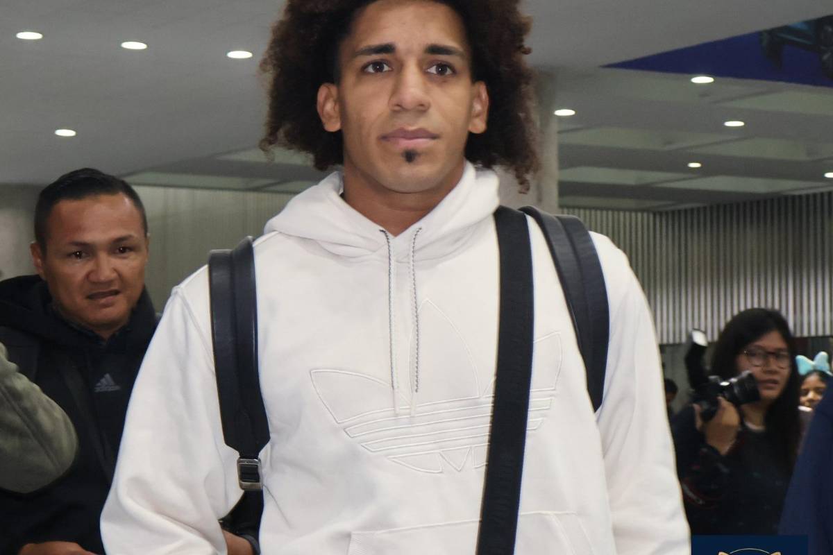 Adalberto Carrasquilla arriba a M&eacute;xico para fichar con el Pumas