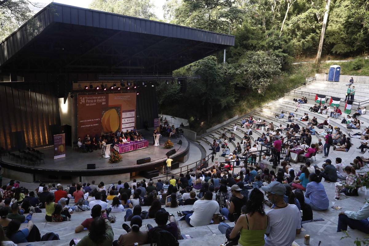 La poes&iacute;a muestra su vigoroso renacer en inicio del Festival Internacional en Medell&iacute;n