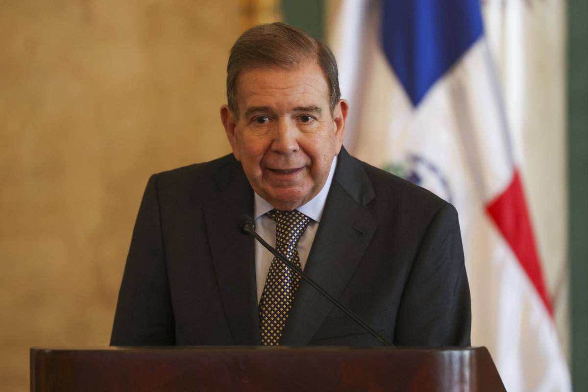 Gonz&aacute;lez Urrutia abandona Rep&uacute;blica Dominicana; viaja a Guatemala