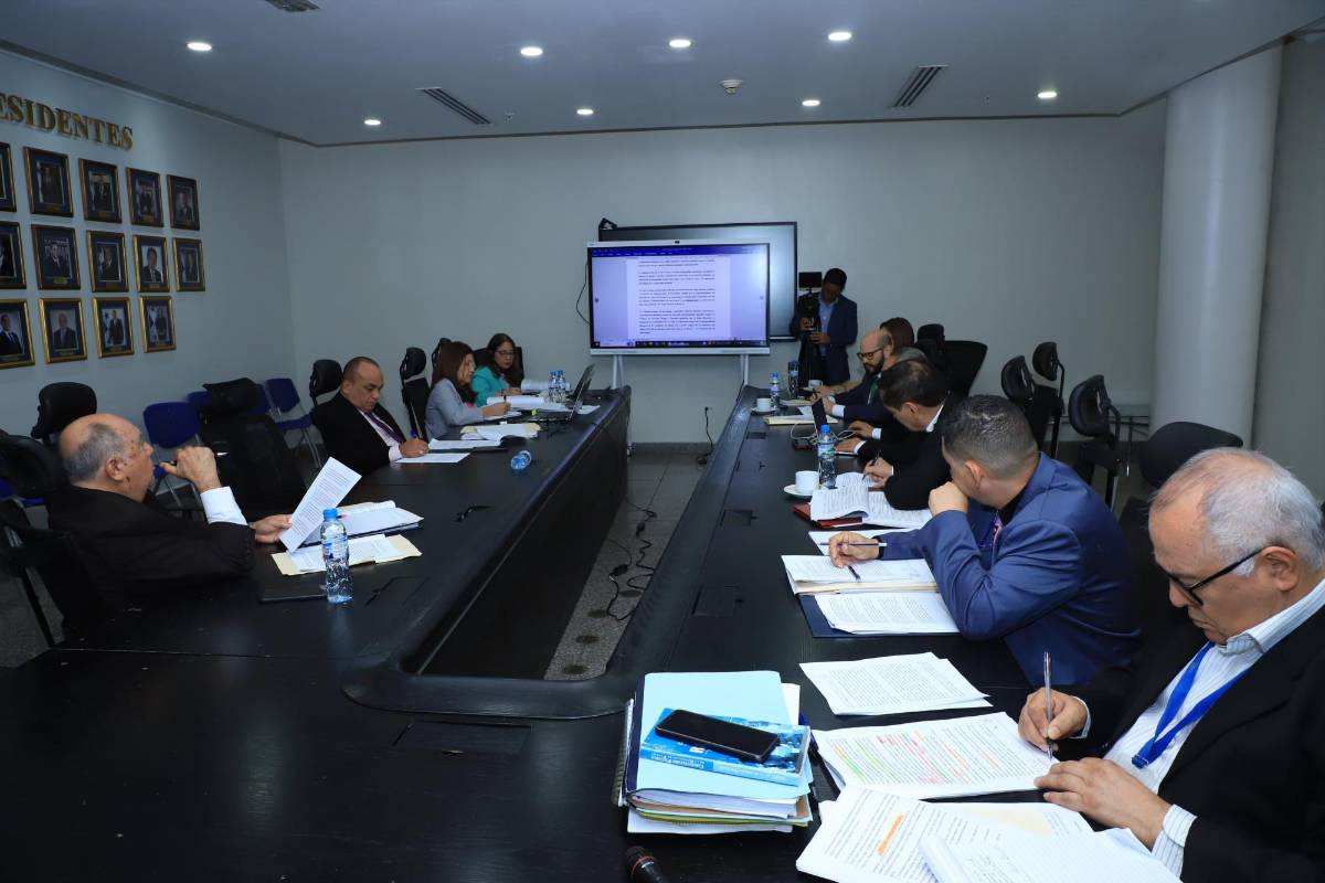 Manejo del Fondo de Reserva retrasa consenso en reformas a la CSS