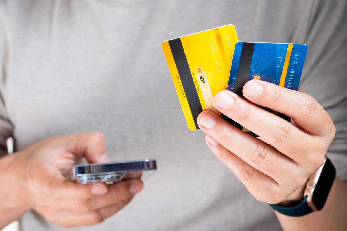 Paname&ntilde;os pagan entre el 0% al 18% en tasas de intereses y anualidades en tarjetas de cr&eacute;dito