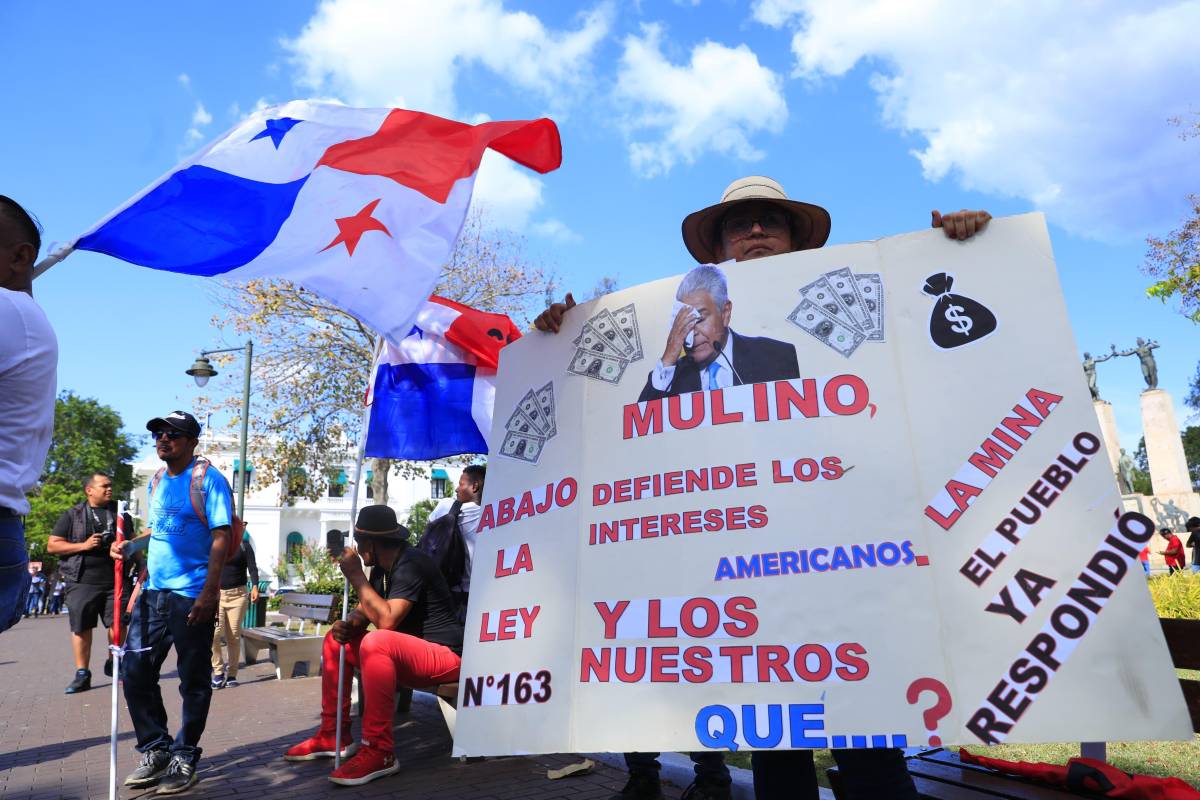 Gobierno cierra filas contra protestas y huelga por reforma a la Caja de Seguro Social